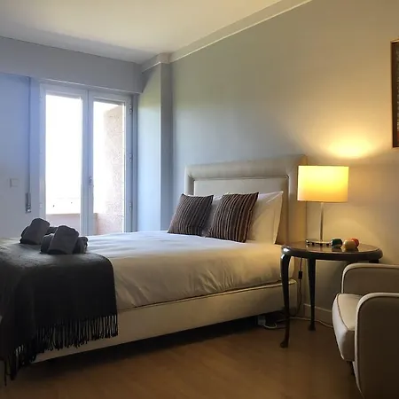 Luxe Spacious Flat Appartamento Lisbona